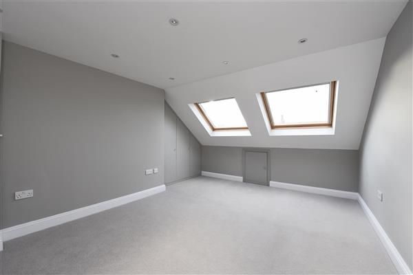 38, Durnsford Avenue, Wimbledon Park photo 4