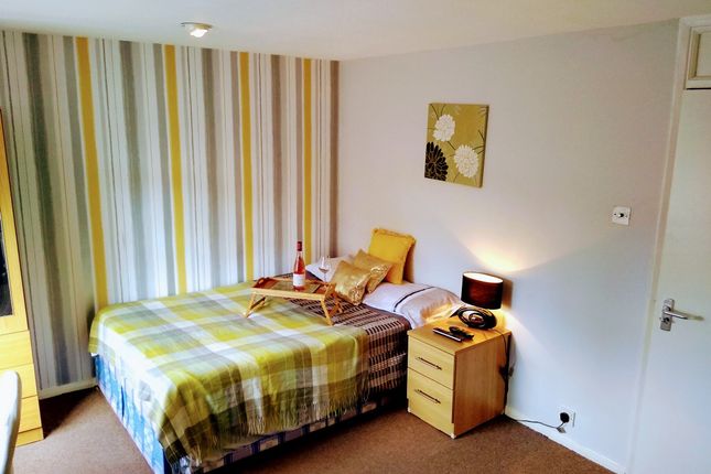 Room 3 - 10, Wayside Mews, Maidenhead photo 3