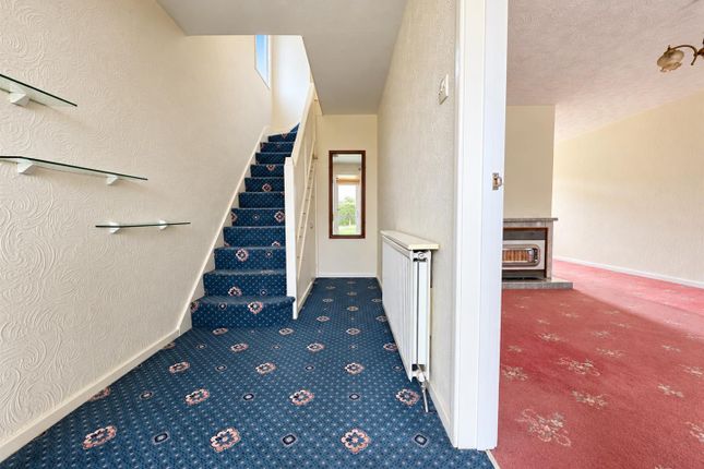 14, Insley Gardens, Hucclecote photo 4