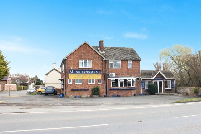 Pub/bar for sale in Main Street, Lincoln