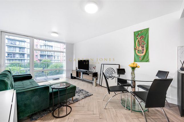 Thumbnail Flat to rent in Warwick Building, Chelsea Bridge Wharf, London