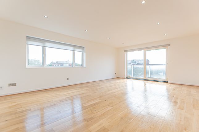 Flat 6, The Serpentine South, Blundellsands photo 2