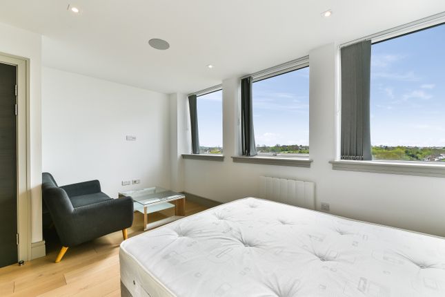 Studio to rent in Middlesex House, Spring Villa Road, Edgware