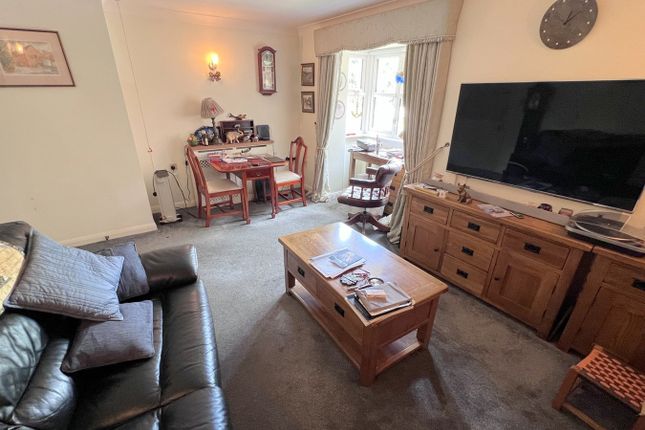 Flat 17 Berkeley Court, Moorside Road, Ferndown photo 3