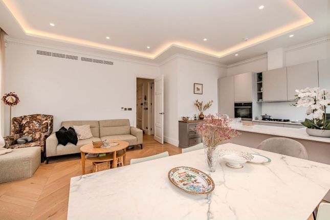 Thumbnail Flat to rent in Palace Court, Notting Hill Gate