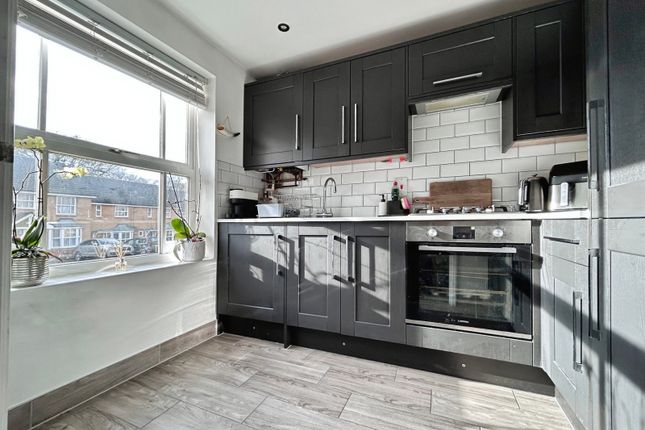 21, Silvester Way, Fleet photo 3