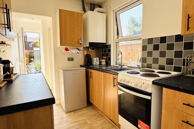 24, Phoenix Road, Ipswich photo 4