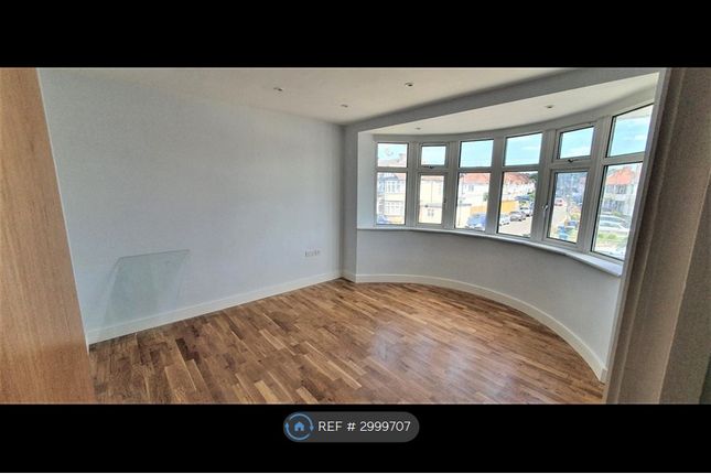 Ruskin Gardens, Flat, Harrow photo 3