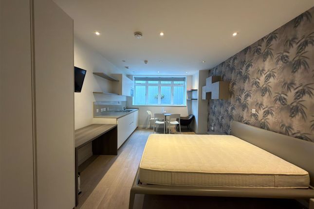 Flat 1, 10, Lymington Road, London photo 3
