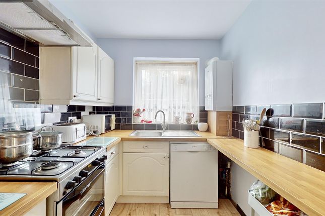 Maisonette for sale in St. Johns Road, Isleworth