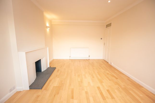 9, Sandown Court, High Street, Esher photo 3