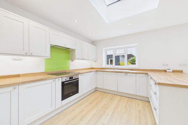 8, Farm Close, Berkshire photo 2