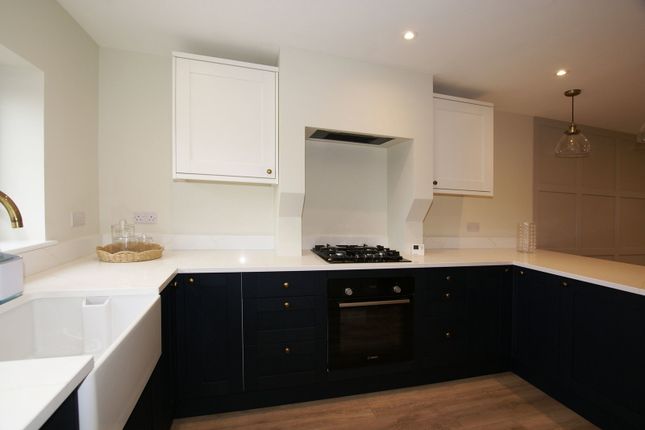 4, Wyntor Avenue, Matlock photo 3