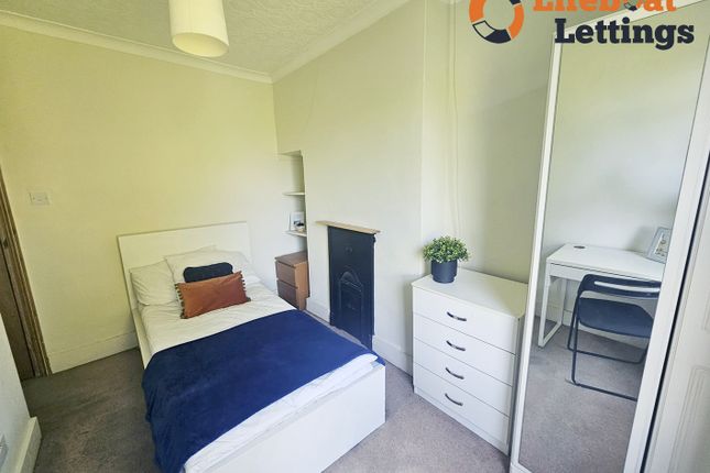 Room to rent in Hardinge Road, Ashford