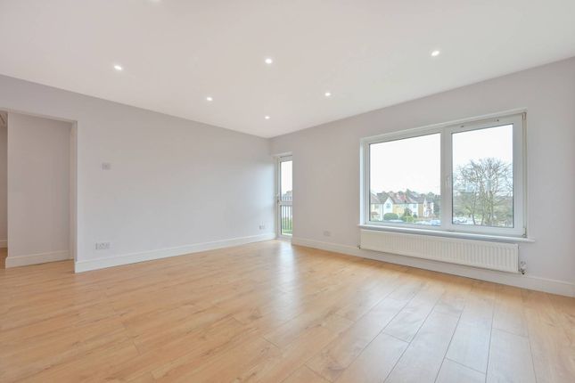 Thumbnail Flat for sale in Approach Road, West Molesey