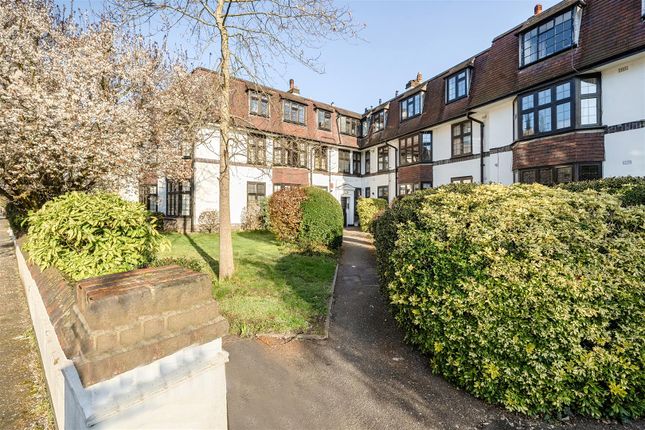 2-bed flat on Flat 23, Effingham Lodge, Surbiton Crescent, Kingston Upon Thames, £379,950