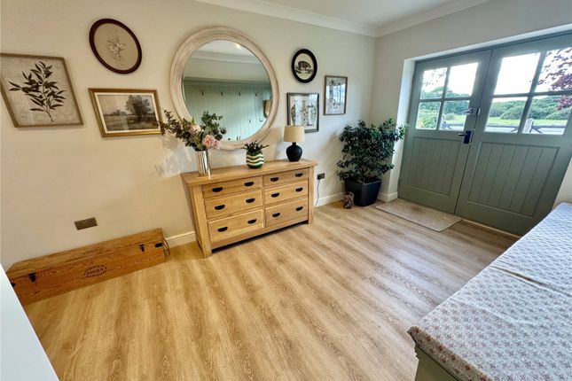 Broom Cottage,, Main Road, Brockenhurst photo 3