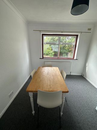 73 Rushdene, LONDON photo 5
