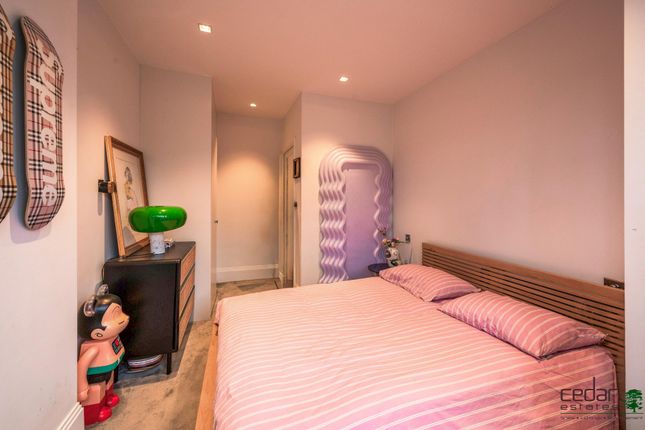 Wellfield Avenue, London photo 4