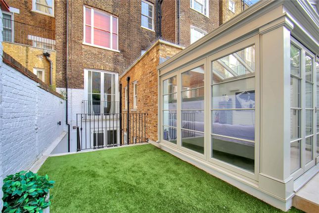 Thumbnail Flat to rent in Guilford Street, Russell Square