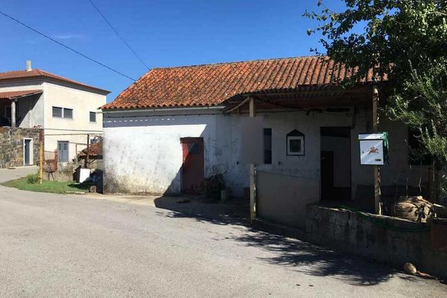 Thumbnail Detached house for sale in Sobreira Formosa E Alvito Da Beira, Portugal