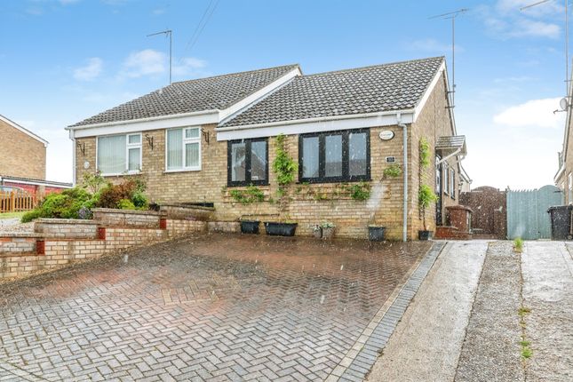 2-bed semi-detached on 50, The Willows, Wellingborough, £210,000