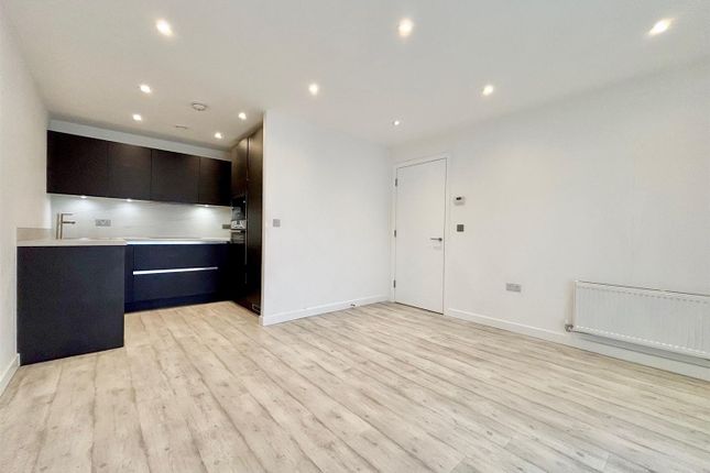 5 Yarnold Court, Campion Square, Dunton Green photo 4
