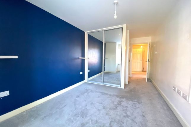2, Millpond Lane, Horsham photo 3