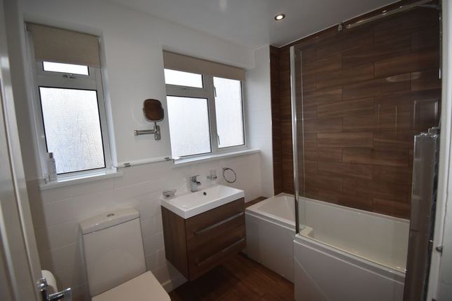 8, Severn Road, Farnborough photo 4