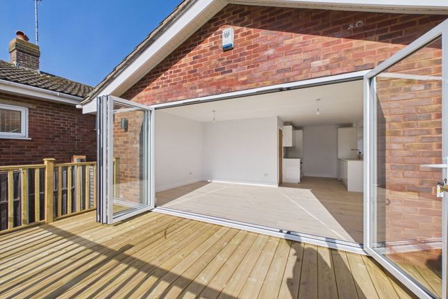 89, Slonk Hill Road, Shoreham-by-sea photo 4