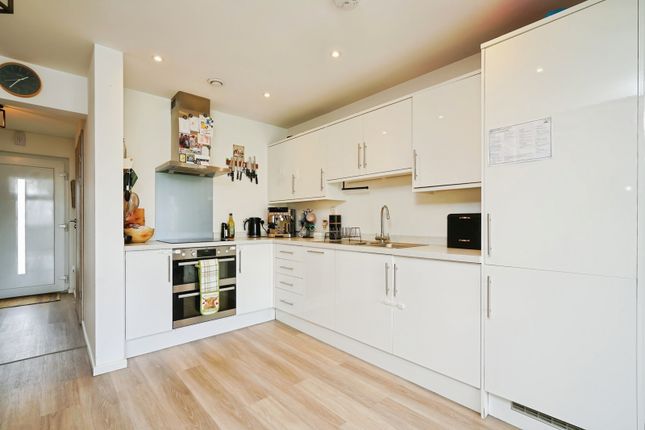 40, Graven Hill Road, Bicester photo 4