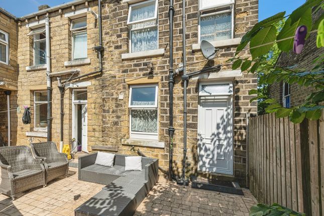 3, Beech Street, Huddersfield photo 3
