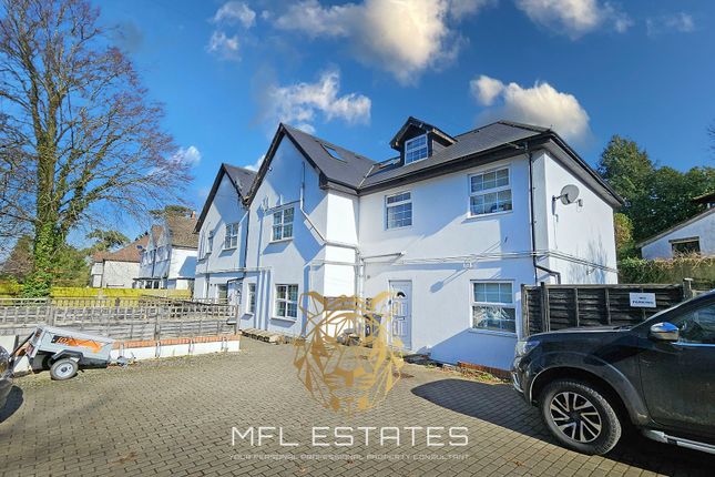 Thumbnail Flat for sale in Sutton Lane, Banstead