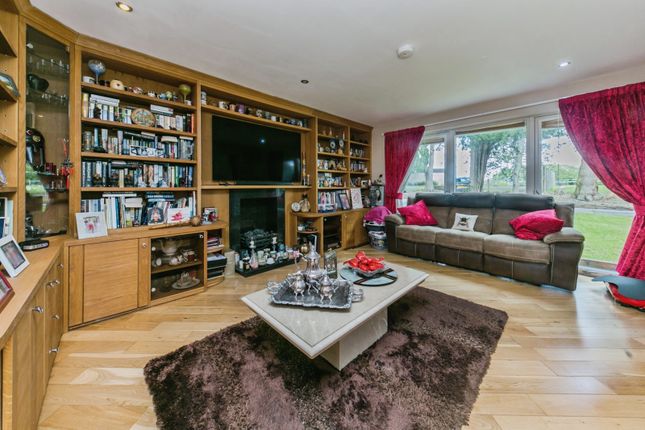 2, Grange Drive, Northwich photo 2