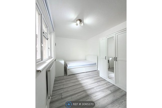 St Columba Court, Cruikshank Road, London photo 4