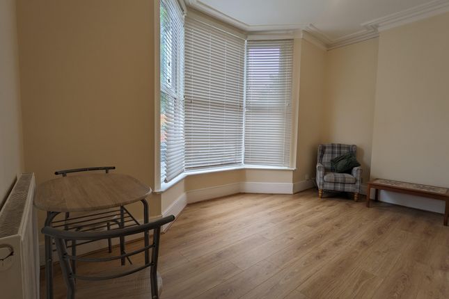 Photo 0