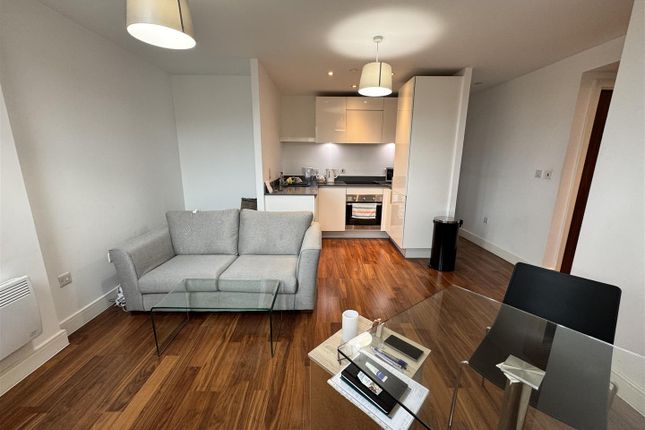 Apartment 304, 1, Metropolitan House, Hagley Road, Birmingham photo 4