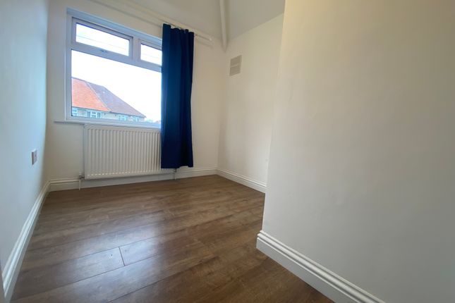Semi-detached house to rent in Hanover Circle, Hayes
