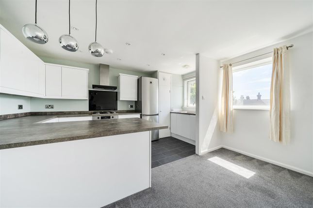 12, Camford Court, Bedford photo 4