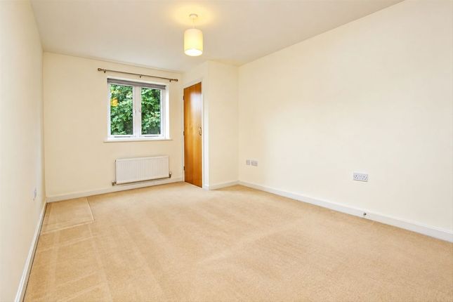 Wood Lane, Isleworth photo 4