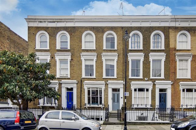 Flat to rent in Ockendon Road, London