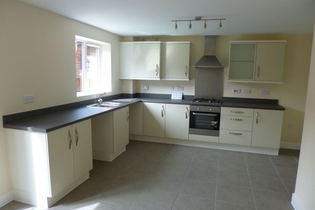 12 Alnwick Way, Grantham photo 2