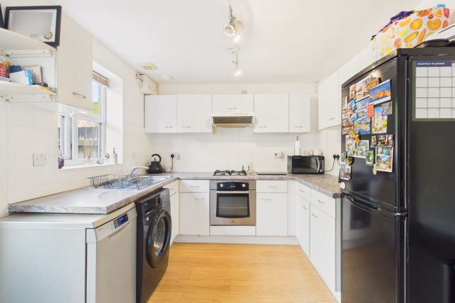14 Ballantyne Close, Hull, East Riding Of Yorkshire photo 4