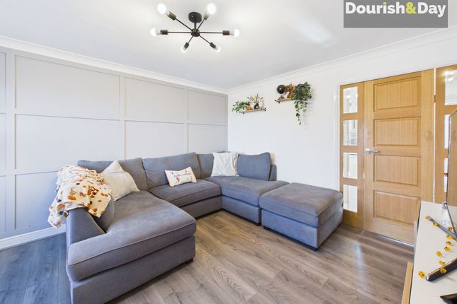 11 Danby Crest, Stafford photo 2