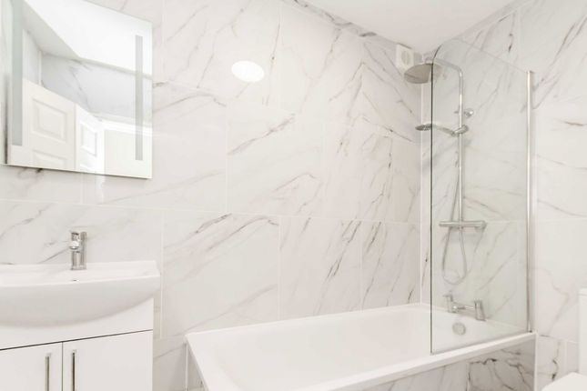 Flat 3, 14, Amity Grove, London photo 4