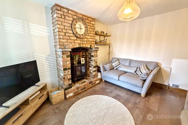 10 Nuneaton Road, Bulkington, Warwickshire photo 3