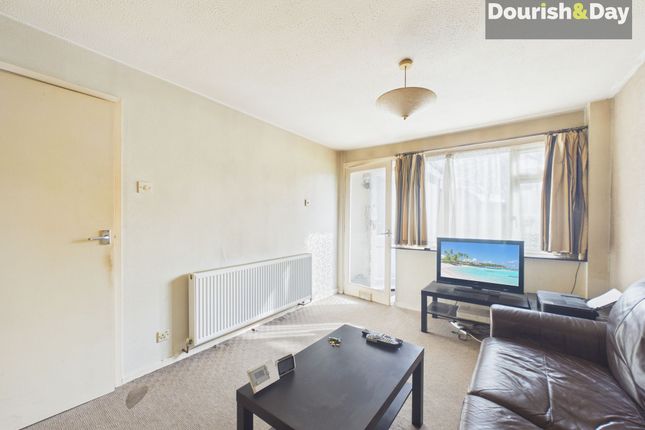 81 Greensome Lane, Stafford photo 3