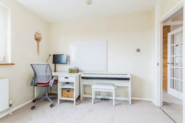 Flat for sale in Porchester Mead, Beckenham