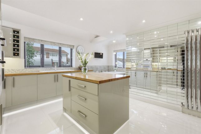 Samphire House, 16, Victoria Drive, Great Wakering photo 2