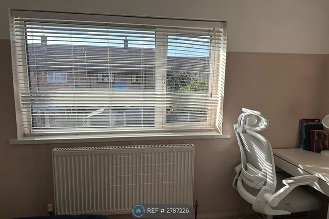 Mungo Park Road, South Hornchurch photo 4